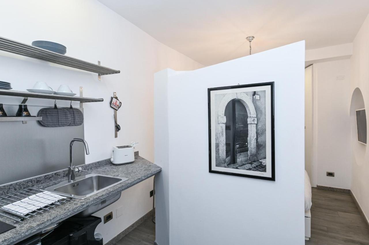 The Essential Trastevere Design Studio Rom Exteriör bild