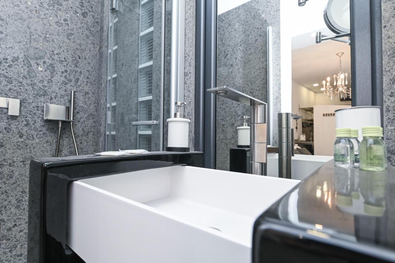 The Essential Trastevere Design Studio Rom Exteriör bild