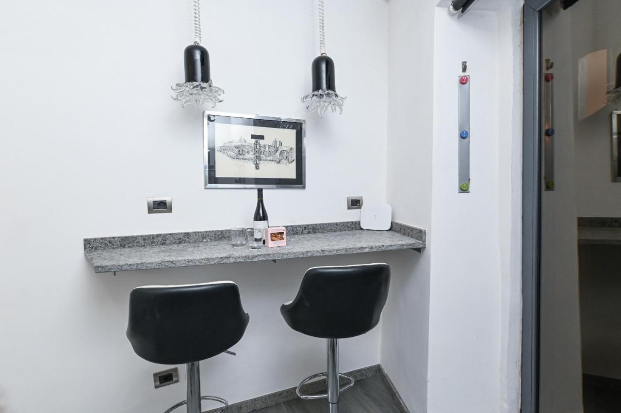 The Essential Trastevere Design Studio Rom Exteriör bild