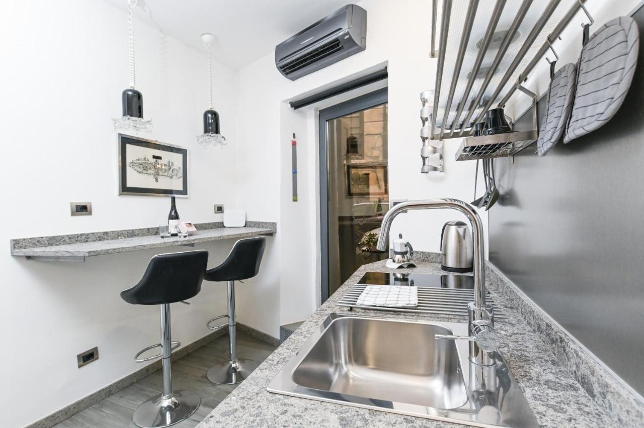 The Essential Trastevere Design Studio Rom Exteriör bild