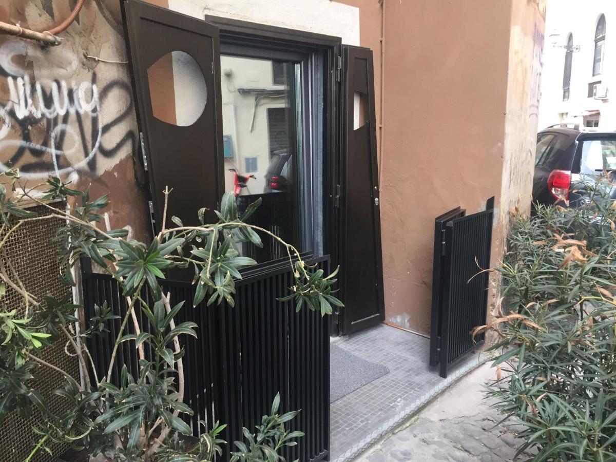The Essential Trastevere Design Studio Rom Exteriör bild